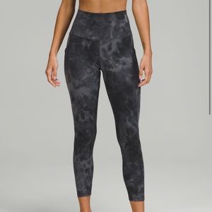 Lululemon High-Rise Align with pockets